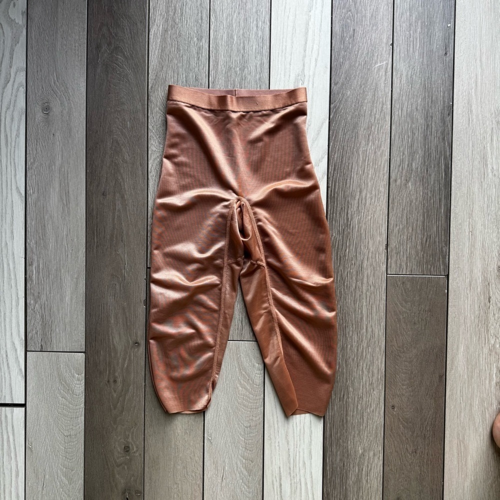 SKIMS Barely There Cropped Legging | Size: XXS | Regular Condition